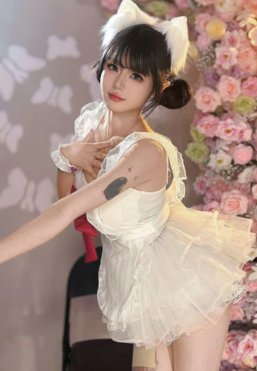 小e饱饱 岛遇写真合集(持续更新)